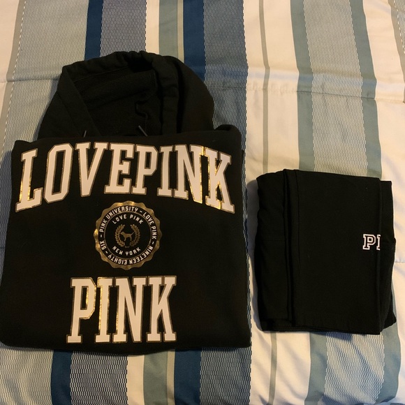 VS PINK BLACK CAMPUS HOODED PULLOVER SET - Picture 3 of 8